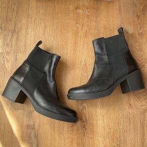 vagabond shoemaker black chelsea boots